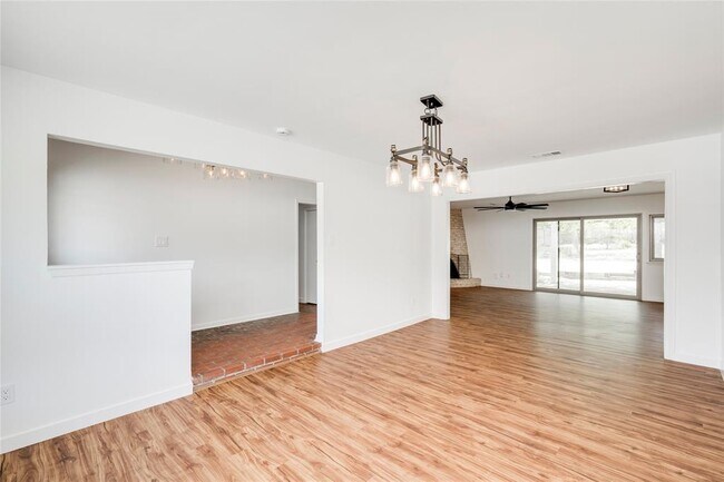 Building Photo - 703 Jetta Ct