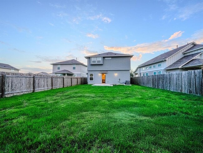 Building Photo - 10613 Harwood Overlook Cove