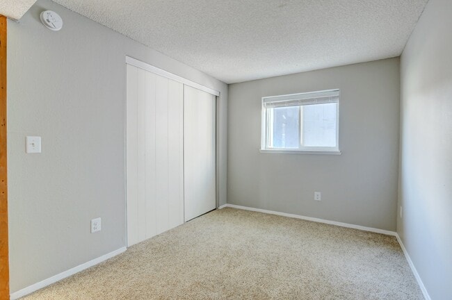 Building Photo - $3,200.00 - 3 Bedrooms, 2 Bathrooms, Singl...