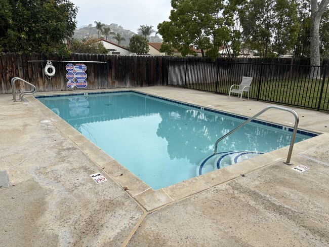 Building Photo - 512 Sandalwood Pl