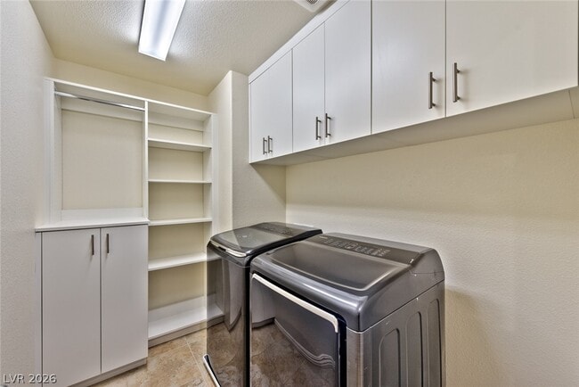 Building Photo - 863 Elmstone Pl