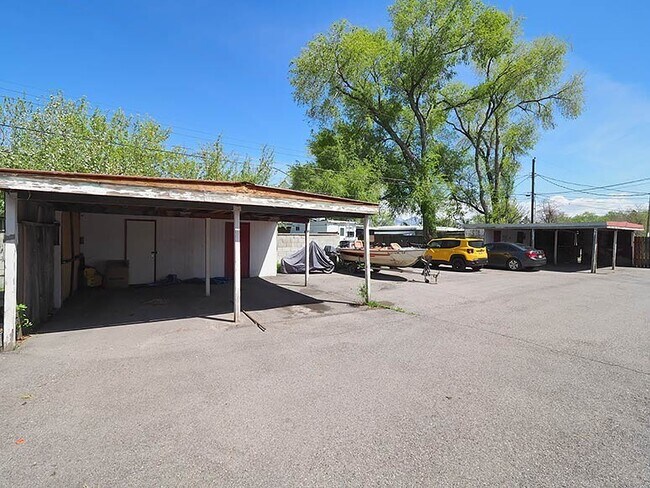 Building Photo - 3064 W Beaver Cir