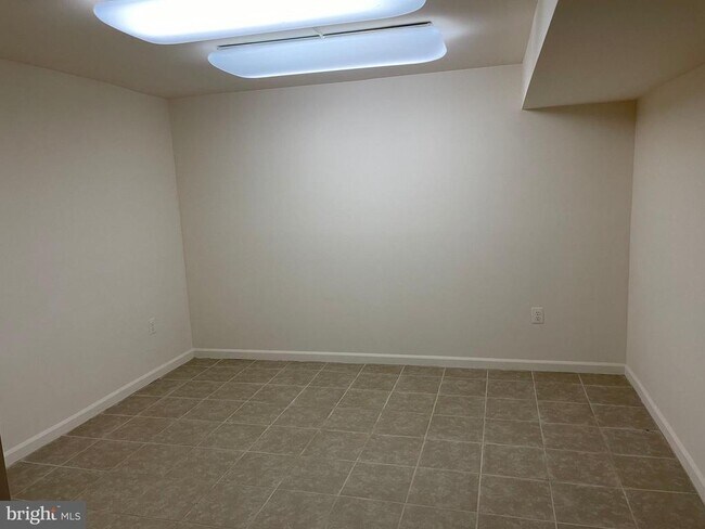 Building Photo - 2807 White Birch Ct