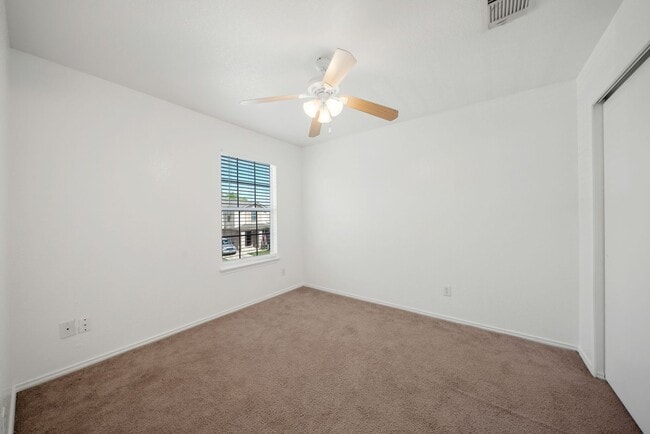Building Photo - 7 Kenrock Ridge