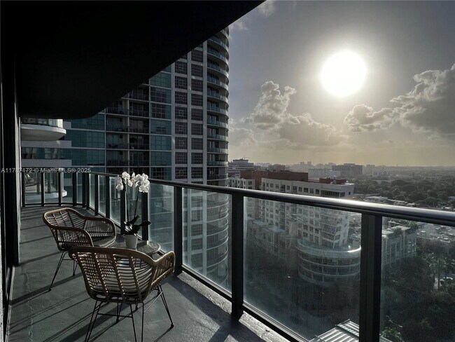 Building Photo - 121 NE 34th St