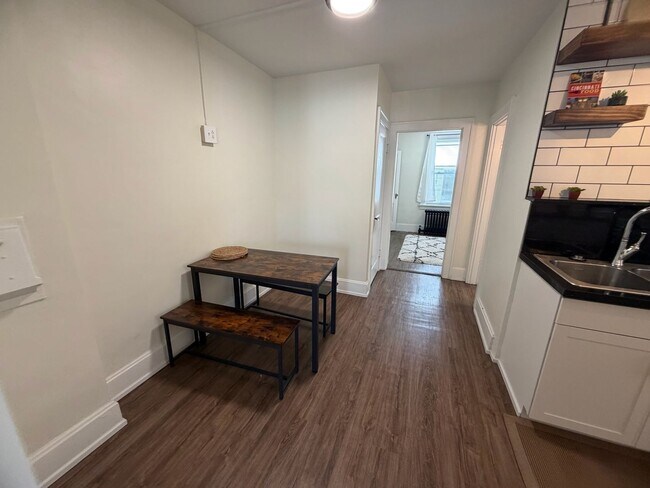 Building Photo - 6611 Kennedy Ave