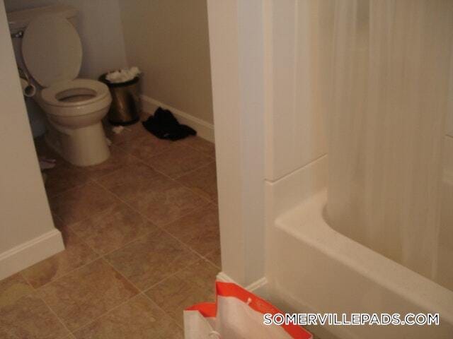 Building Photo - 14 Curtis Ave