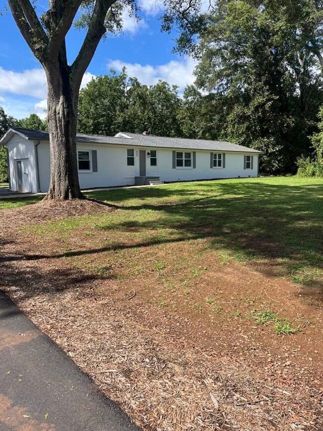 Primary Photo - Spacious 4BR Renovated Home for Rent in Pi...