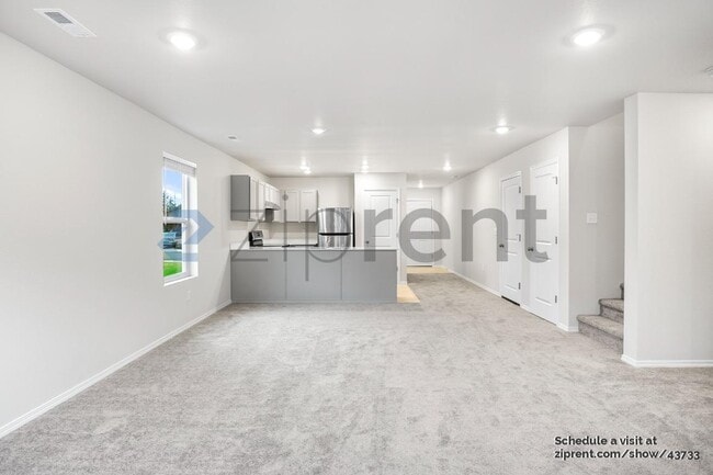 Building Photo - 13516-13193 193 St E