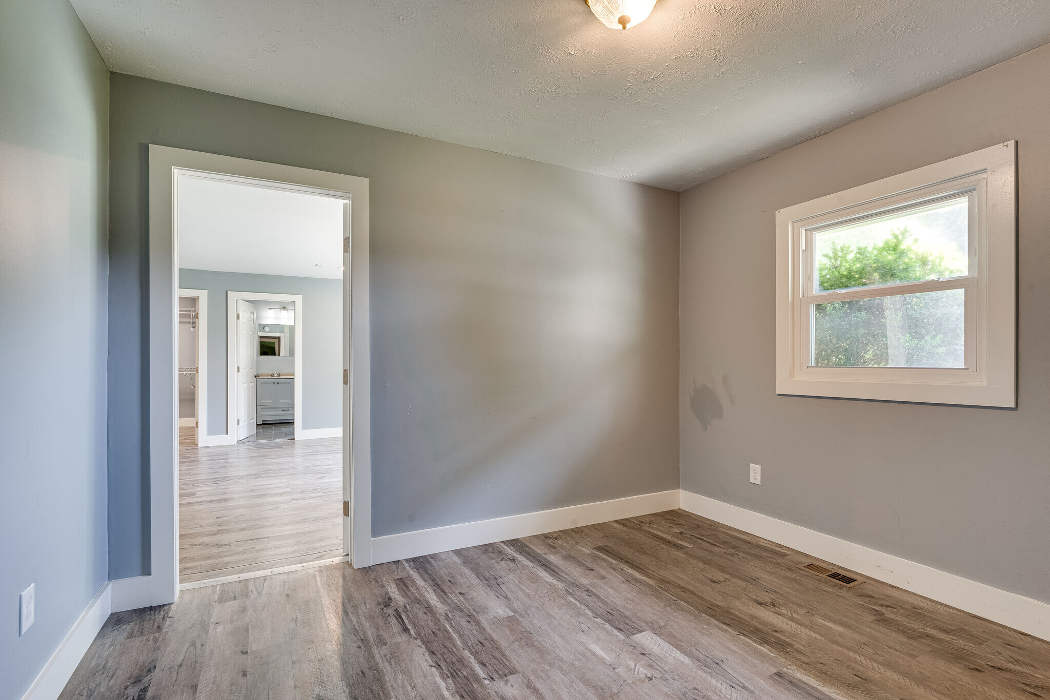 Building Photo - 279 Stones River Rd