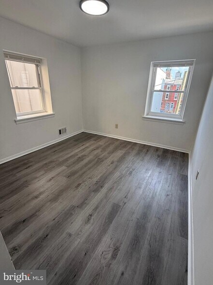 Building Photo - 1136 Mt Vernon St