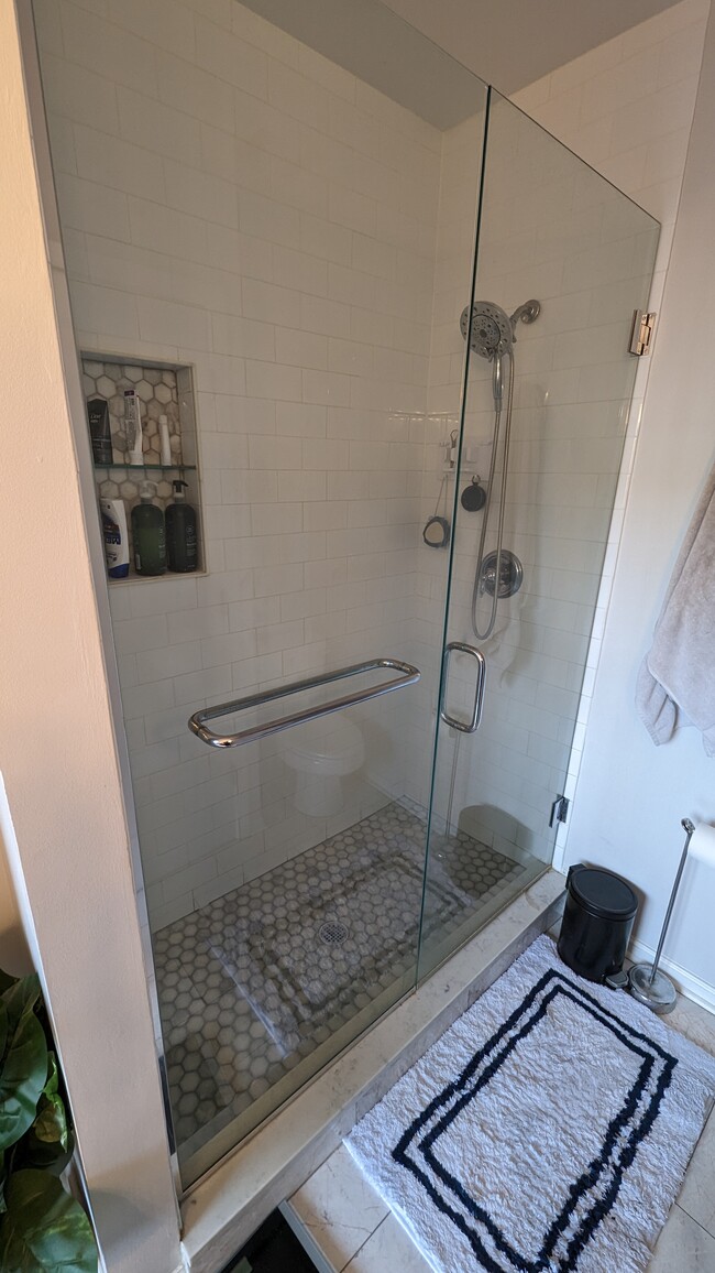 Master Ensuite Bathroom - 630 N College Ave