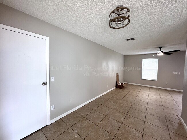 Building Photo - 563 Fort Smith Blvd