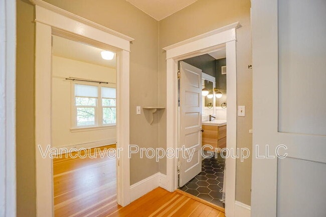 Building Photo - 2308 Harney St