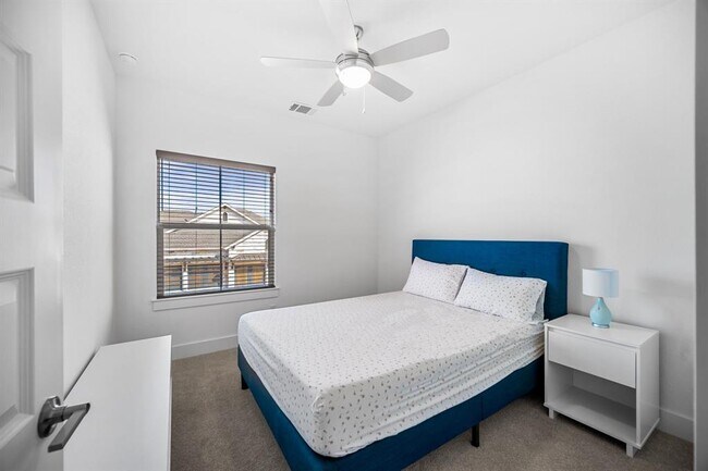 Building Photo - 303 Cartwheel Bend