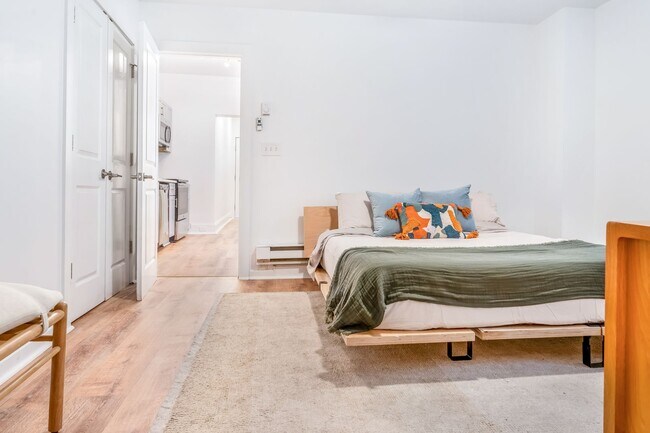 Building Photo - 4300 Chestnut St