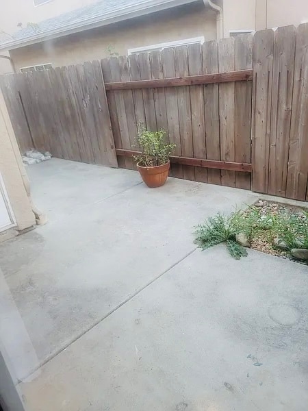Patio - 4115 Poplar St
