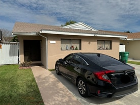 Building Photo - 14931 SW 92nd Ter