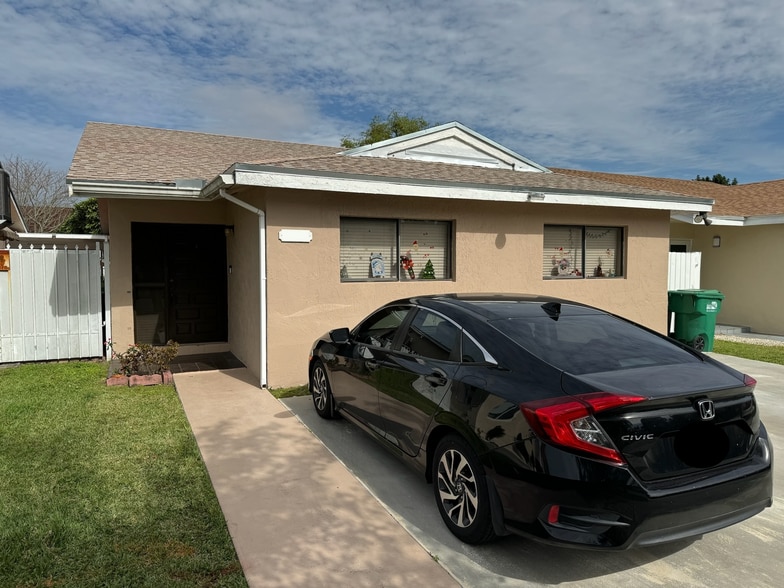 Primary Photo - 14931 SW 92nd Ter