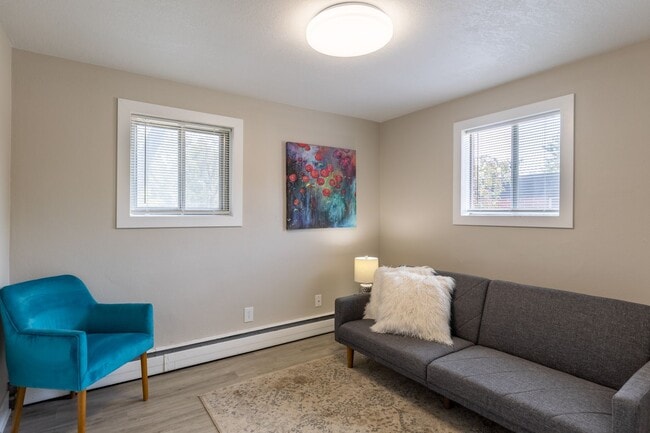 Building Photo - Highland Park Apartments | Standard 2 Bedroom