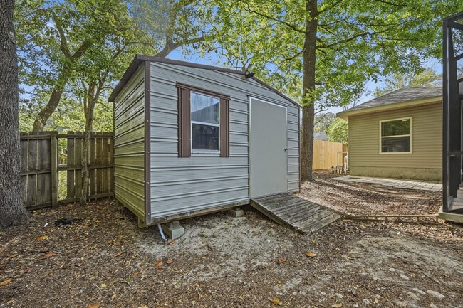 Building Photo - 1705 19th St