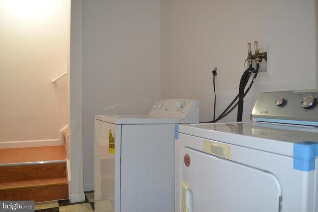 Building Photo - 5413 Silver Maple Ln