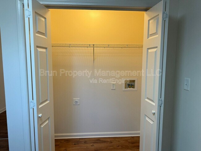 Building Photo - 5036 Willoway Dr