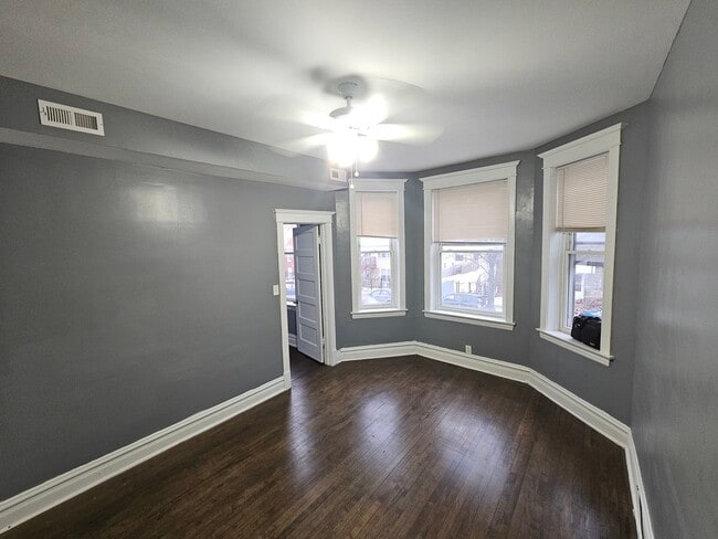 Building Photo - 2532 S Albany Ave