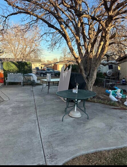Shared backyard - 4954 W 65th Ave