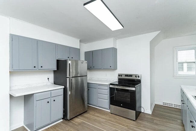 Building Photo - 416 State St