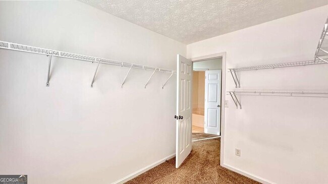 Building Photo - 6243 Shoreview Cir