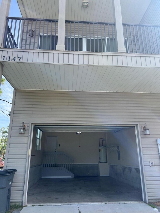 Building Photo - 1147 N Bayshore Dr