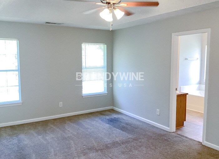 Building Photo - 5877 Pecan Grove