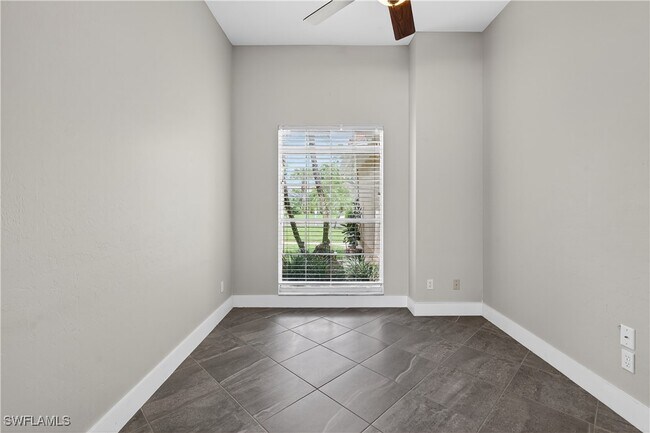 Building Photo - 2138 E Crown Pointe Blvd