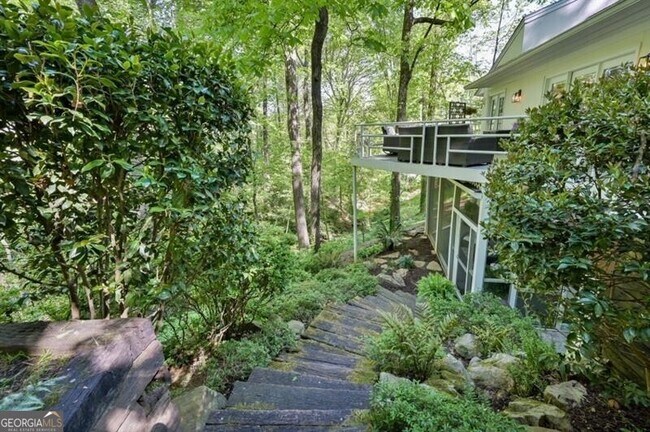 Building Photo - 625 Idlewood Dr NW