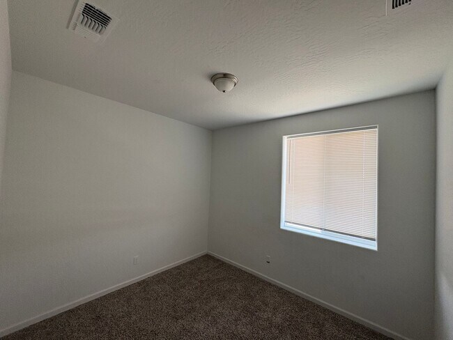 Building Photo - 1011 W Payson Ave