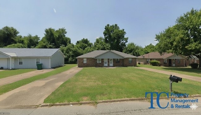 Primary Photo - 01024