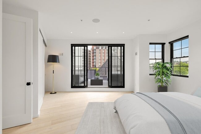 Building Photo - 1451 Maryland Ave NE