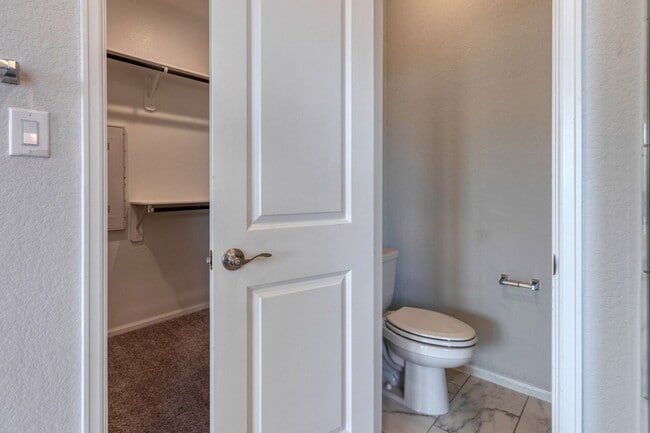 Building Photo - 125 Rangel Dr