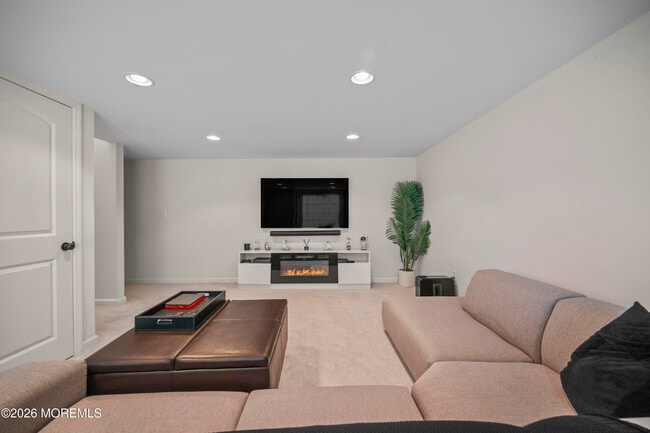 Building Photo - 5 Cortland Rd