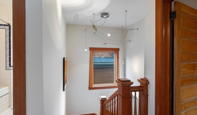 Building Photo - 173 Aloha St