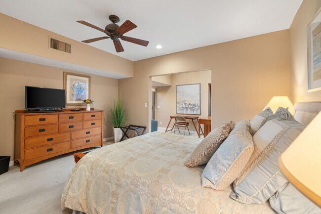 Building Photo - 73416 Poinciana Pl