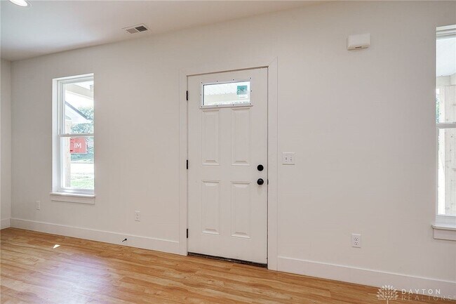 Building Photo - 4249 Pleasant View Ave