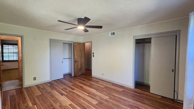 Building Photo - 3 Bed 1.5 Bath in the Coronado Heights 2nd Addn NW OKC