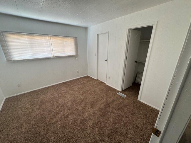 Building Photo - 155 Molly Cir
