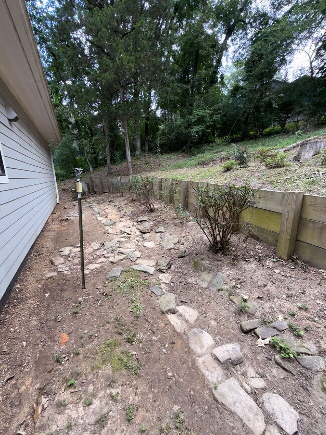 Building Photo - 712 Park Dr