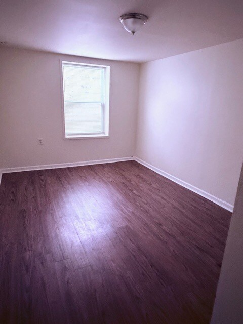 Building Photo - 65 Peter St