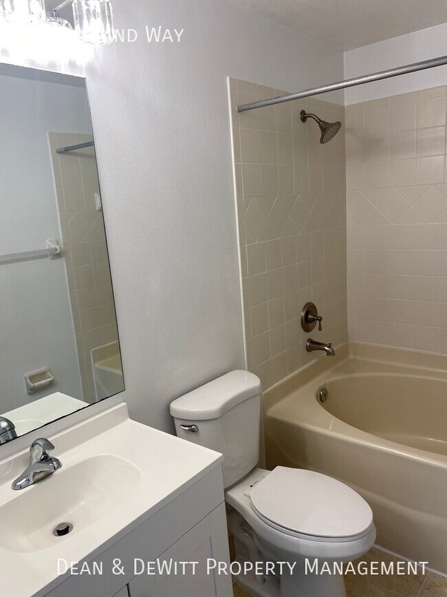 Building Photo - 3877 Island Way