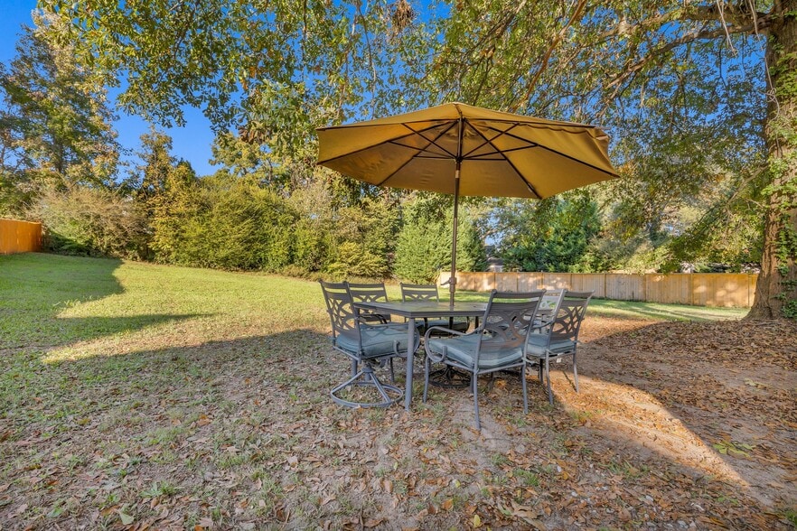 Building Photo - 1329 Walker Ave