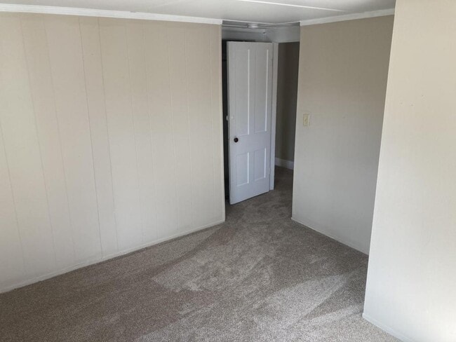 Building Photo - 27 Grove St